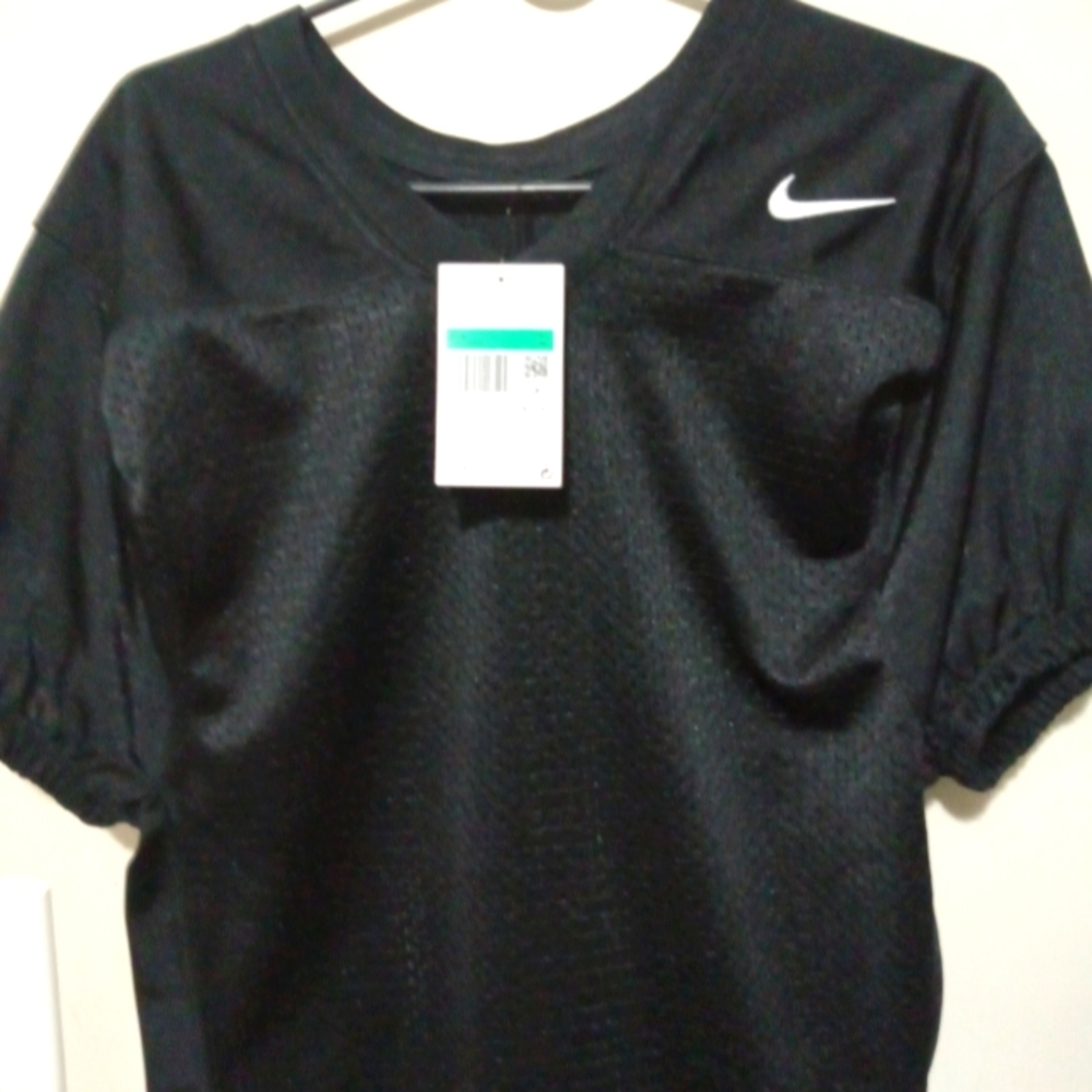 Dri- fit nike Football jersey shirt Boys Size xl black